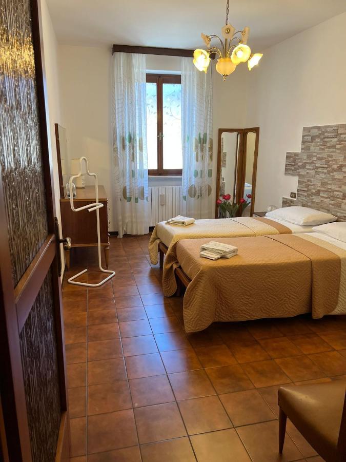 Casa Caterina 2 Storey House, With A Mountain View Toscolano Maderno Buitenkant foto