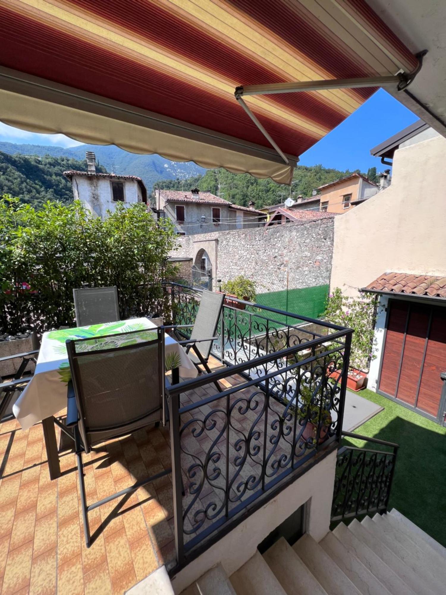 Casa Caterina 2 Storey House, With A Mountain View Toscolano Maderno Buitenkant foto