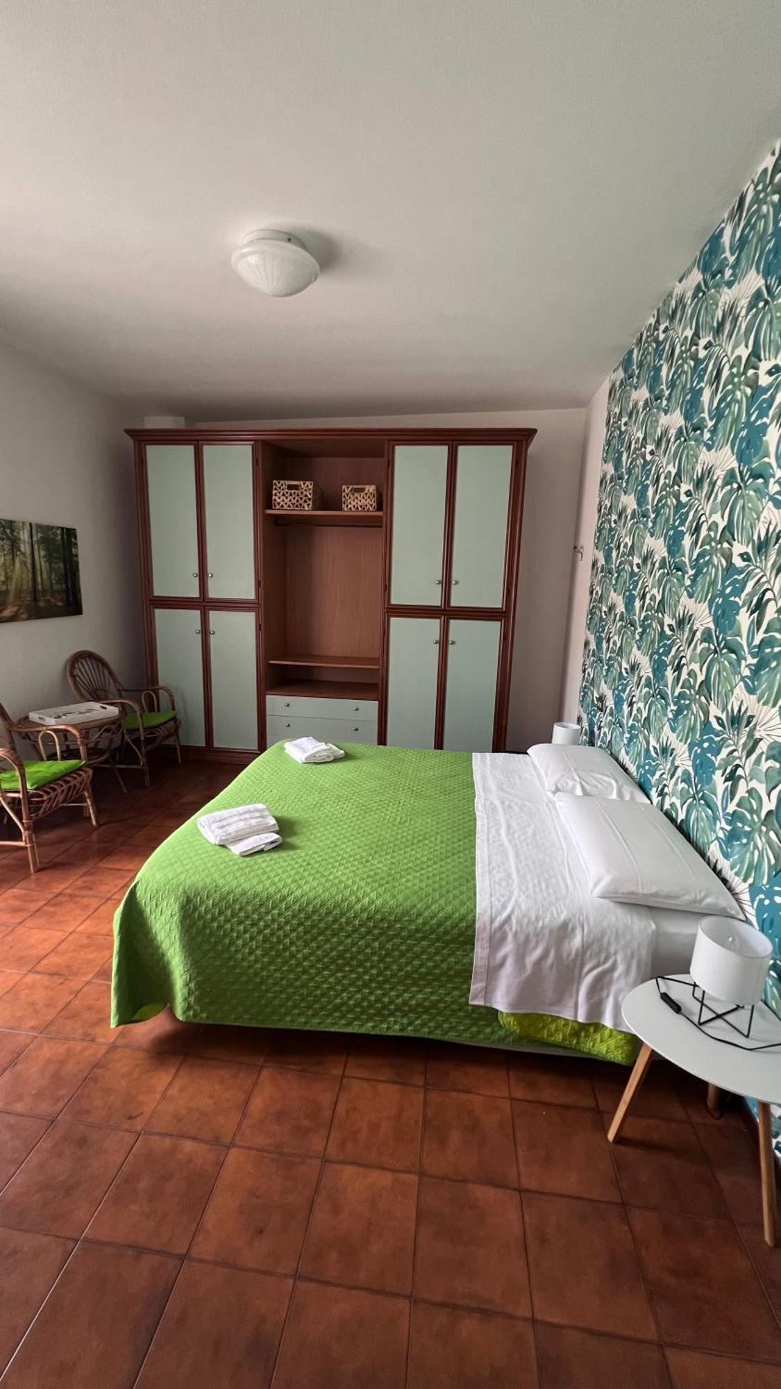 Casa Caterina 2 Storey House, With A Mountain View Toscolano Maderno Buitenkant foto